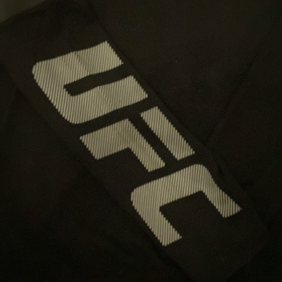 UFC Reebok Hoodie - Picture 4 of 6